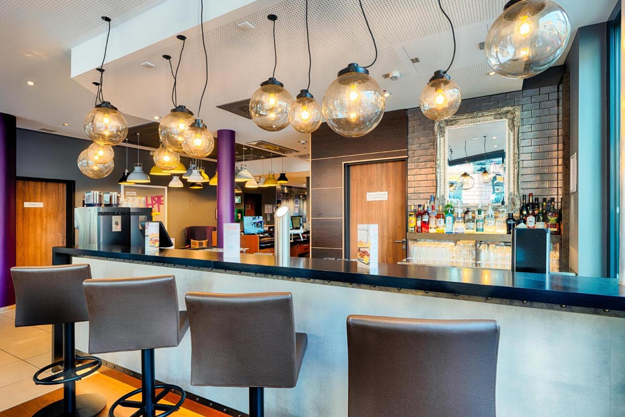 Premier Inn Frankfurt City Europaviertel Frankfurt am Main Exteriör bild